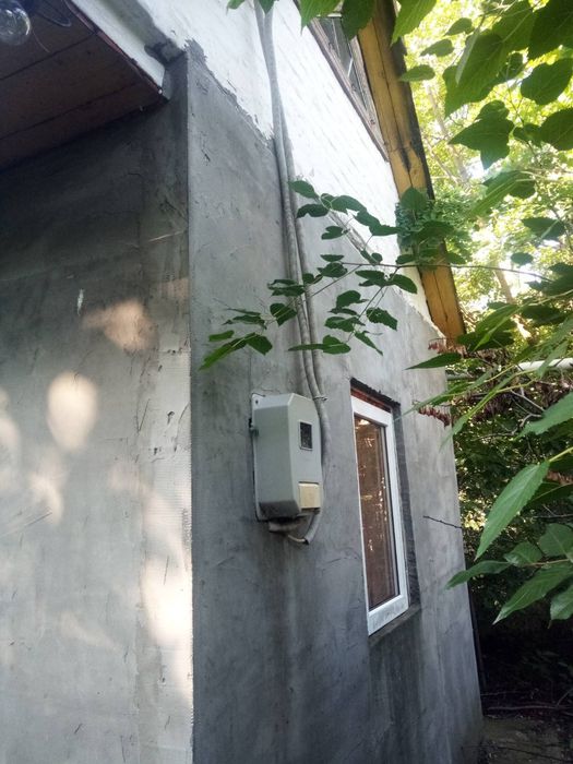 Будиночок в селі Хацьки 20 соток землі приватизованих