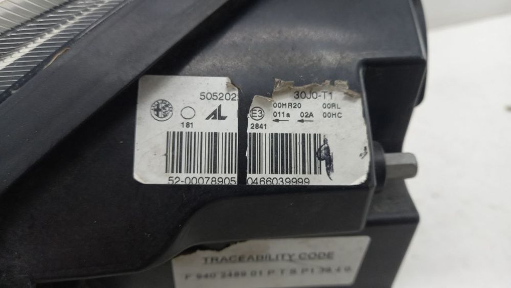 Фара правая Alfa Romeo Giulietta 2011 50520229