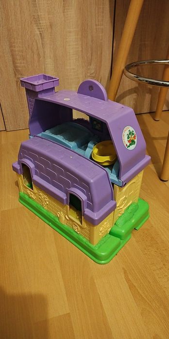 Domek dla lalek, składany.