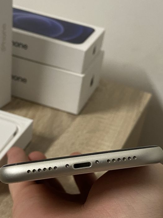 Iphone 11 64gb 82% baterii