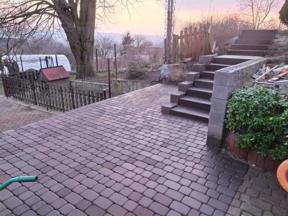 Układanie kostki brukowej