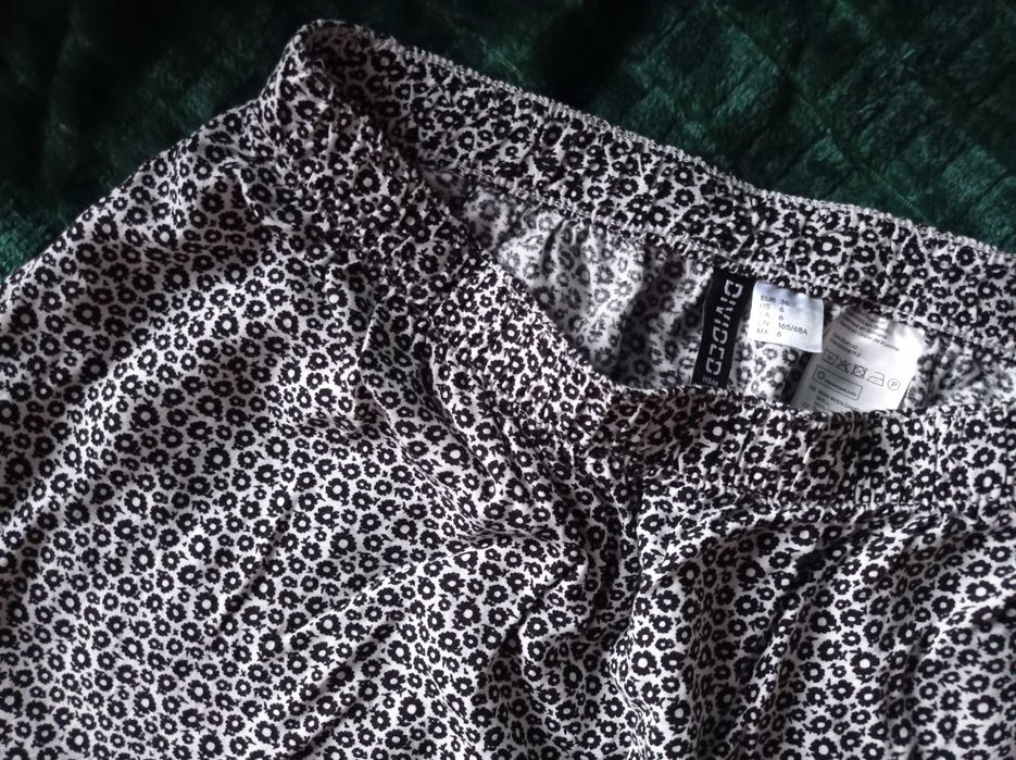 Spódniczka w kwiatki, H&M, 36
