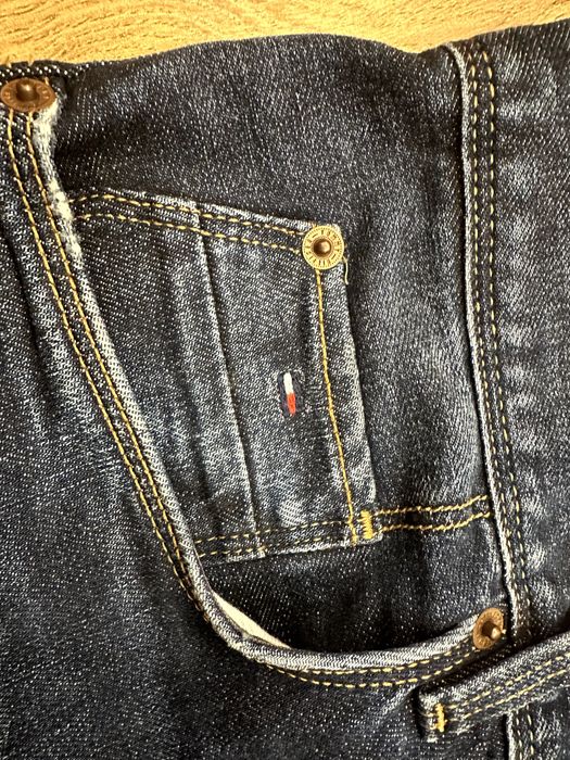 Tommy Hilfiger dżinsy granatowe w34\l30