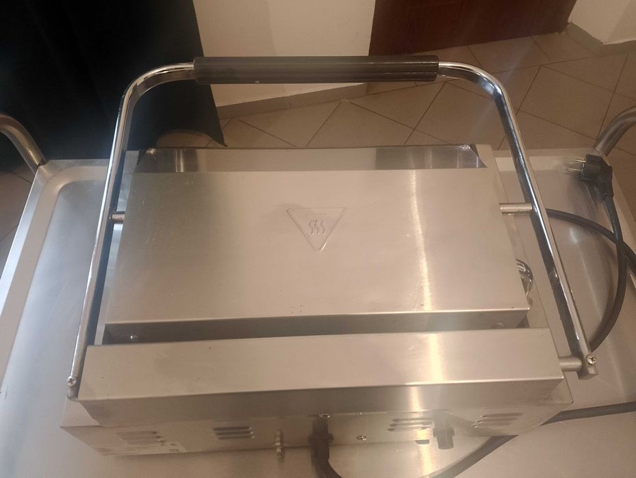 Grill kompaktowy gastronomiczny