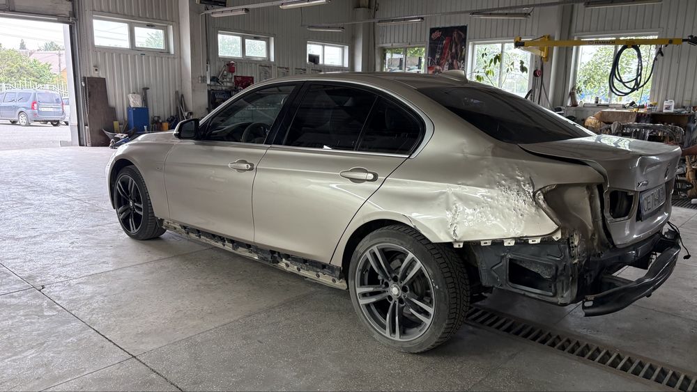 Бмв F30 x drive 2012 год