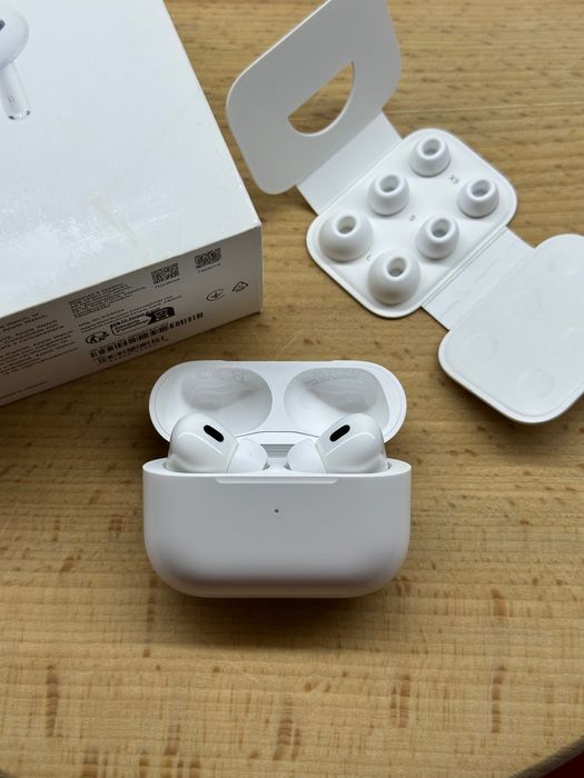 Оригінальні Apple AirPods Pro 2 USB-C MagSafe A3048: 6 300 грн