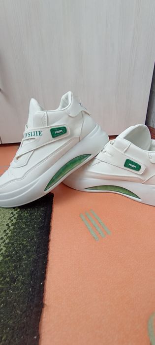 Кроссовки, кеды, ботинки осень -весна