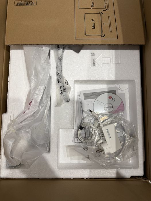 Монітор 4K LG 27UL650