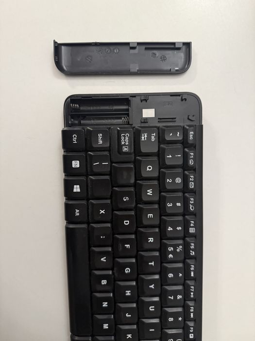 Brzprzewodowa klawiatura logitech