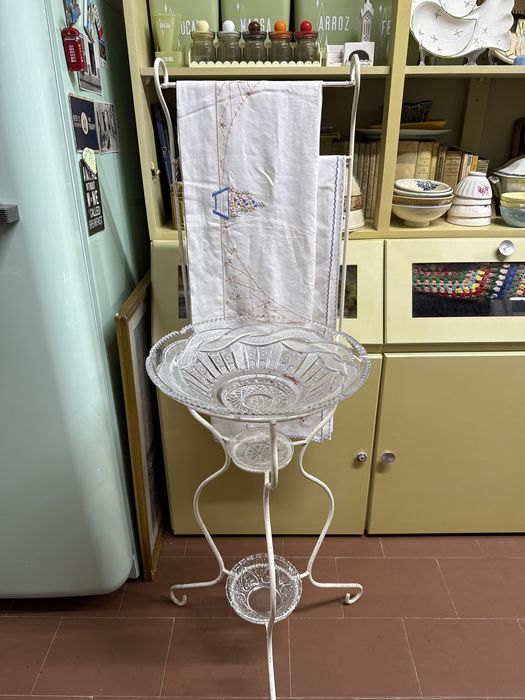 Lavatório antigo ferro