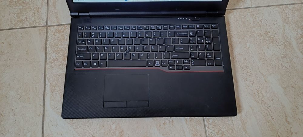 Laptop Fujitsu 15 cali core i5 SSD 12GB RAMu