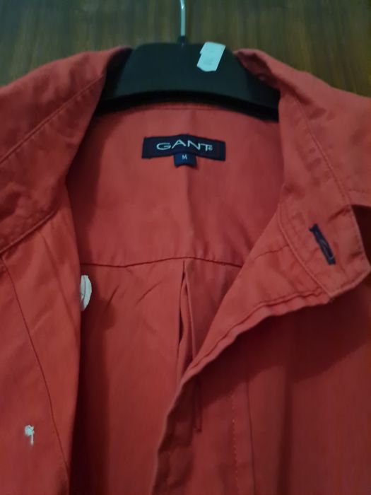 Camisa da gant tam.m usada mas está em bom estado