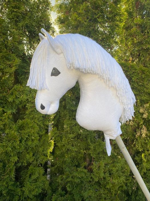 Aktualne ujeżdżeniowy biały hobby horse A3