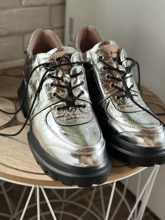 Жіночі туфлі шкіряні