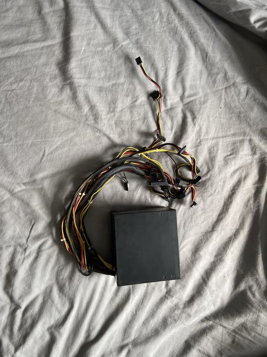 Fonte alimentação Cooler master 700w