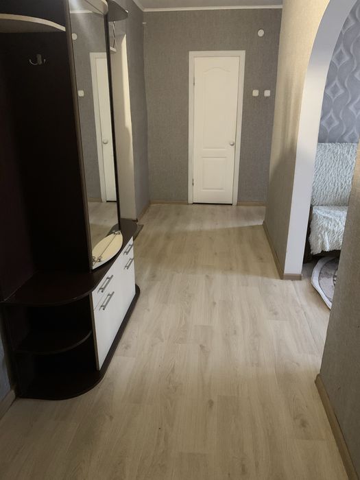 Здам  2 кім квартиру погодинно  та подобово в центрі міста. Звітні док