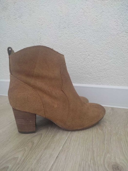 Ботильйони замшеві Next 38р.