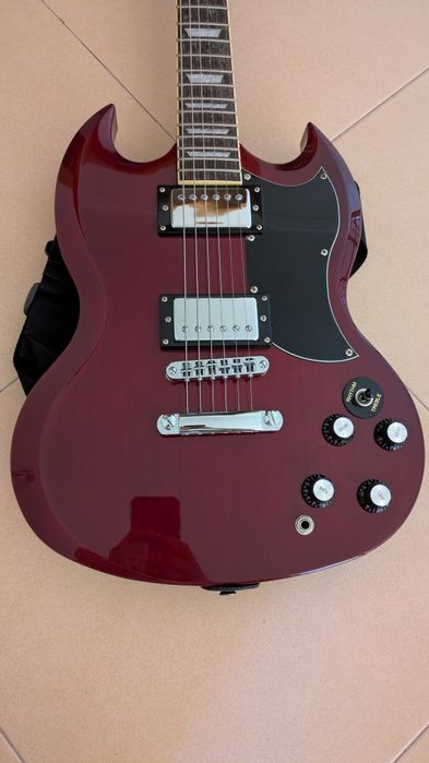 Guitarra elétrica QGE-SG10 RW