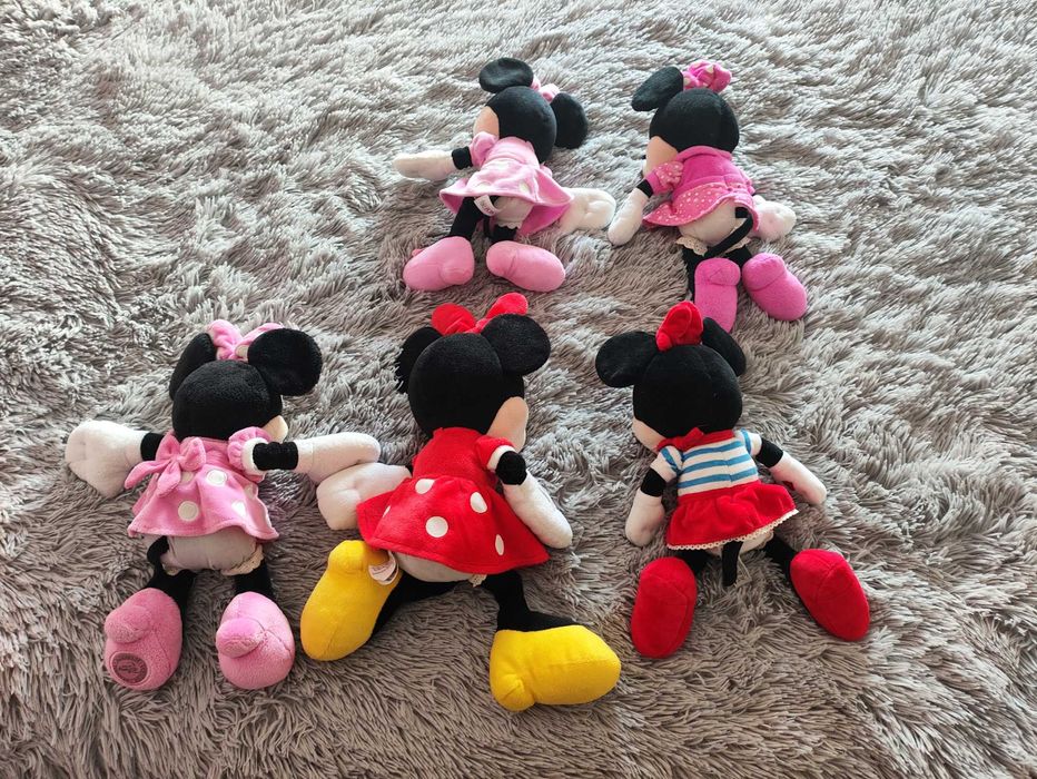 Bonecas Minnie em bom estado