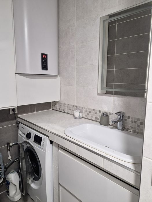 Квартира подобово з сучасним ремонтом.Ціна договірна.