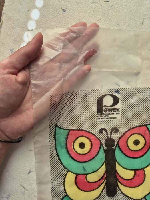 Pewex transparentna z motylem vintage retro prl lata 80