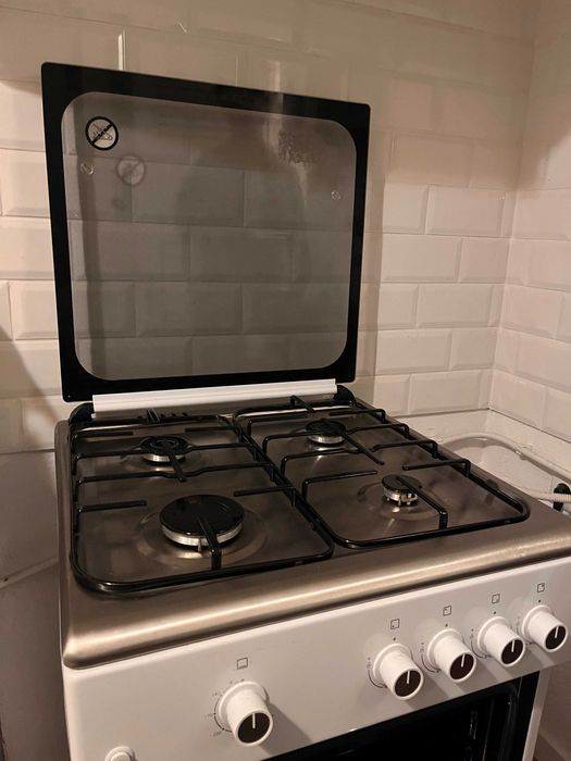 Excelente fogão e forno a gás natural, como novo!