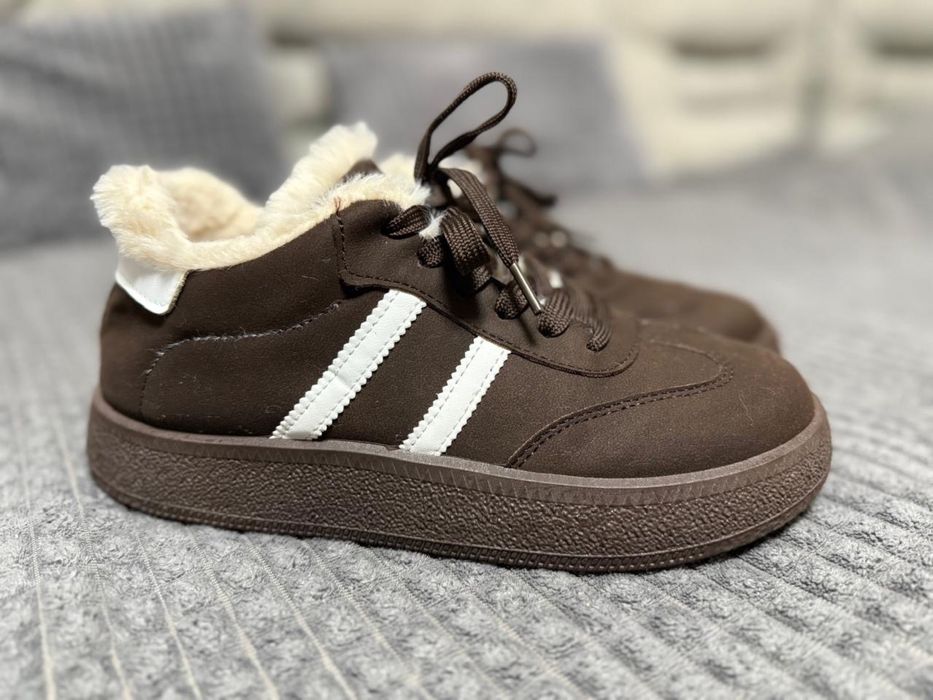 теплі з хутром кросівки