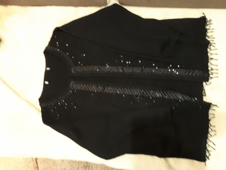 Sweter/ narzutka r. 38/ 40.