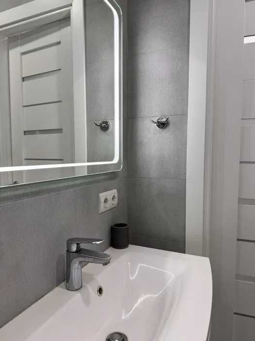 Продаж 2-к ЖК Патріотика Русової 5Б