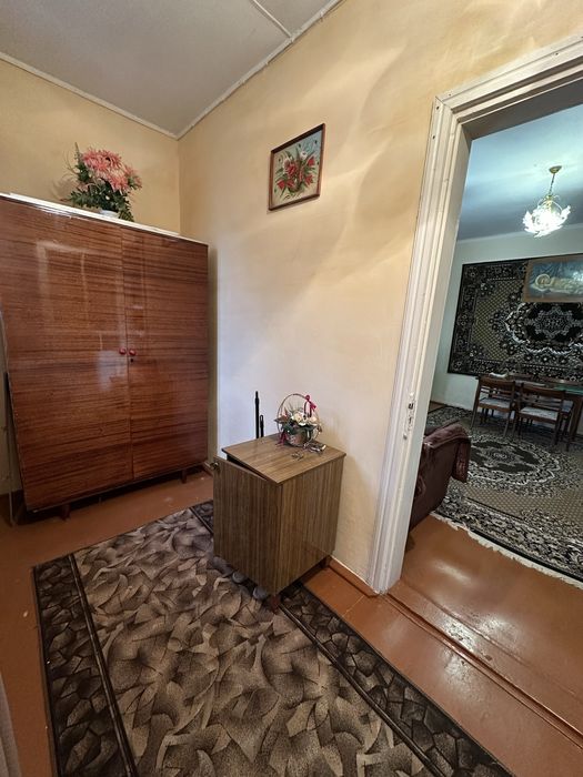 Продається два будинки в Доброгостові