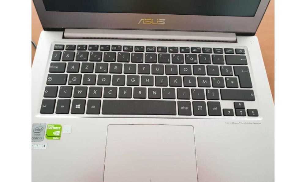 Portátil ASUS UX303L funcional com carregador