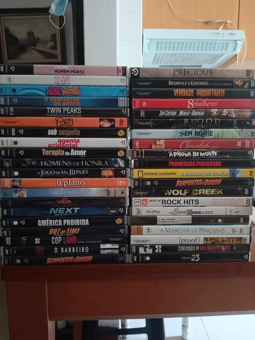 Filmes em DVD originais.