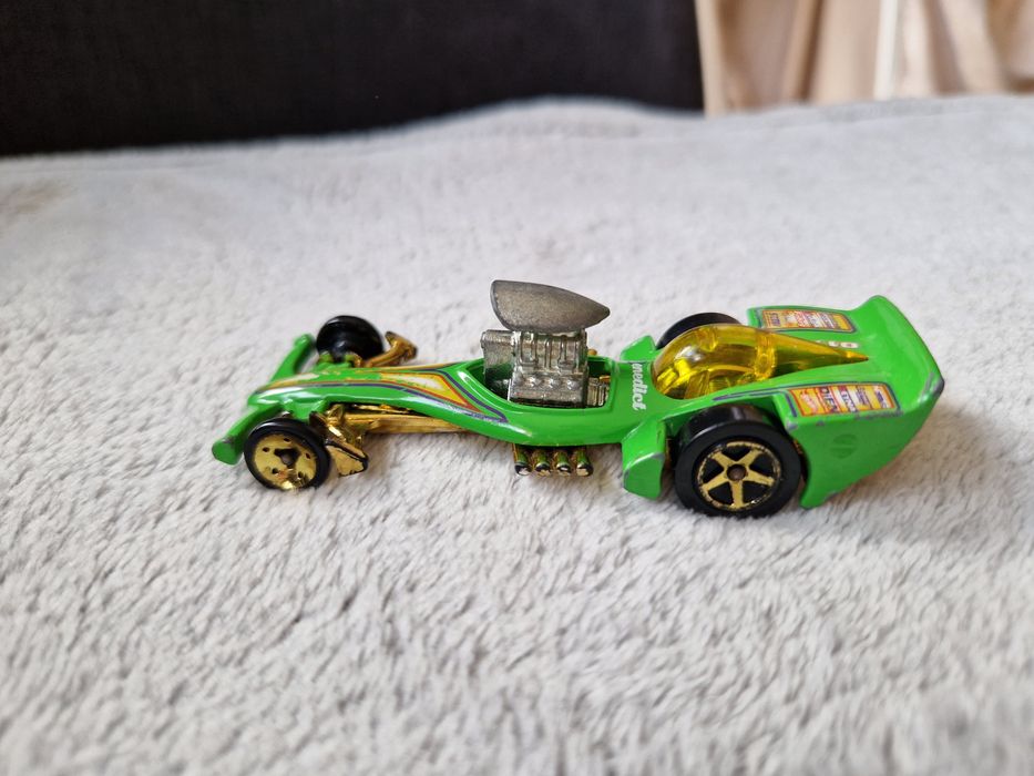 Hot Wheels Race rod green with Gold Underbody