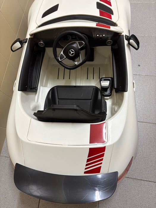 Carro elétrico de criança Mercedes