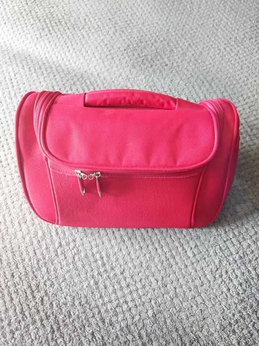 Kosmetyczka kuferek podróżny na walizkę na ramię czerwony