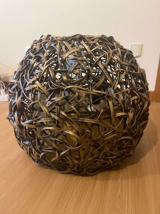 Candeeiro de teto em vime