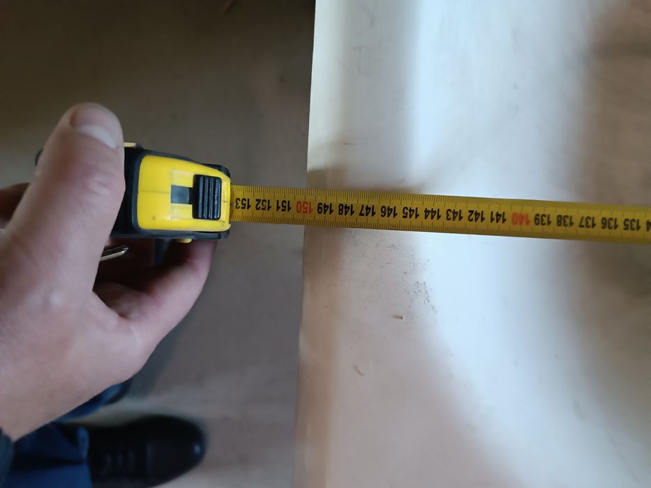 Ванна чавунна на ніжках.