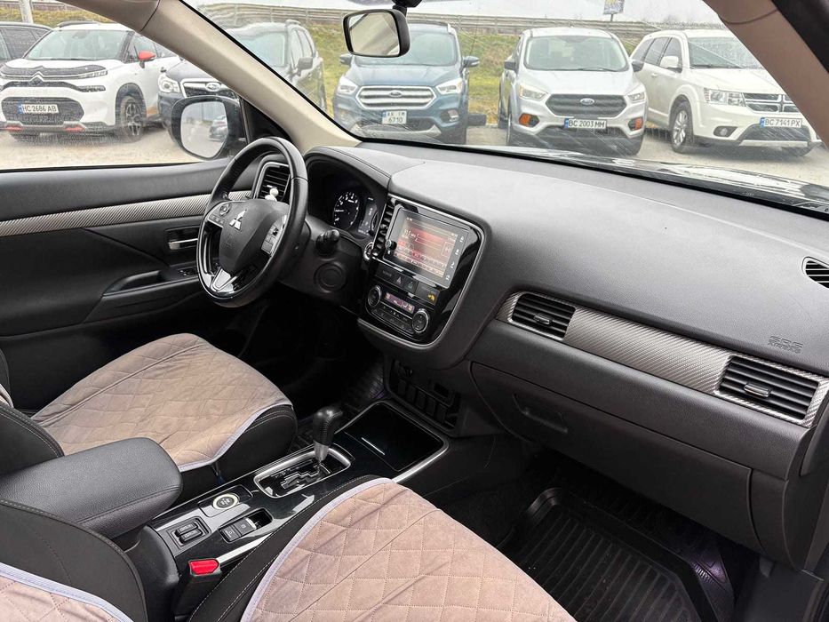 Mitsubishi Outlander III 2017