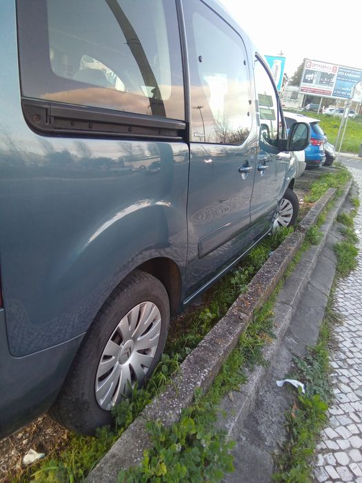 Citroen Berlingo 5 lugares 1.6hdi 2012