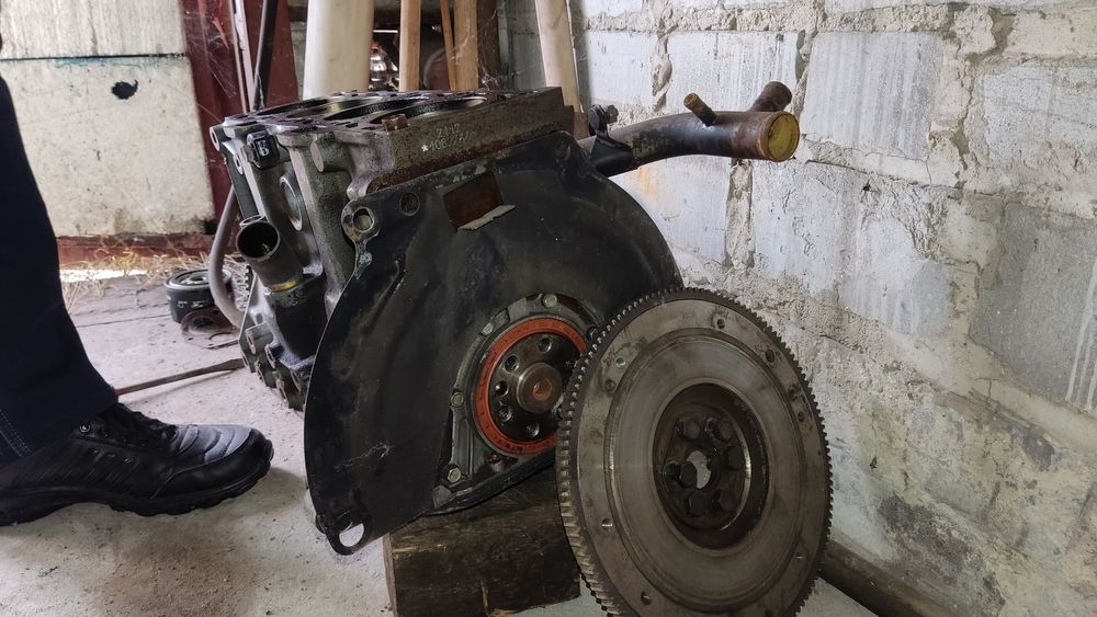 Продам двигатель без ГБЦ в рабочем и отличном состоянии 
От ВАЗ 2112