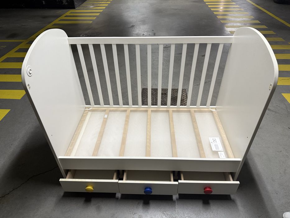 Berço com colchão ikea gonatt