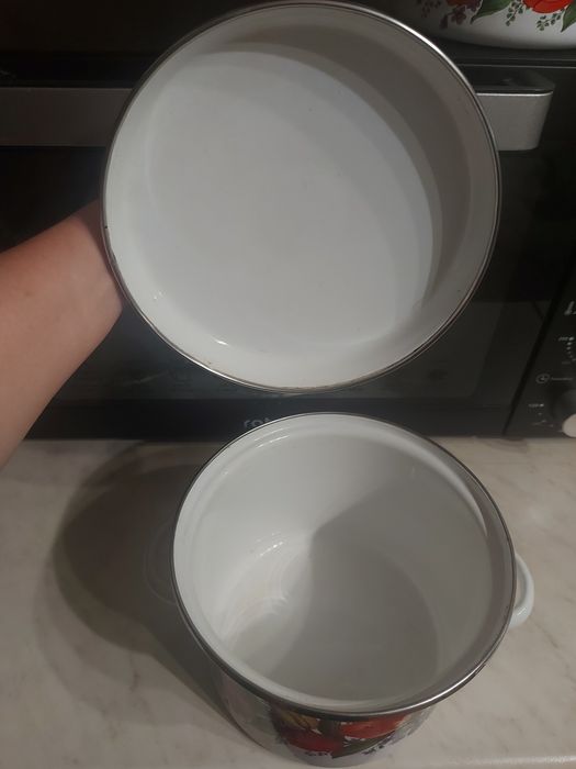 Кастрюля эмалированная