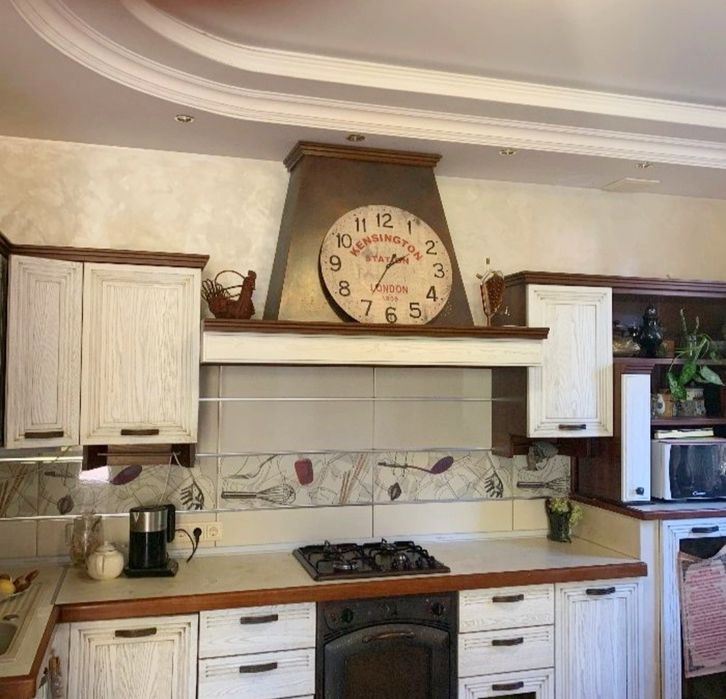 615 Будинок біля Дніпра подобово з озером