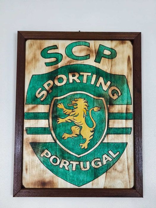 Quadros artesanais Benfica e Sporting.