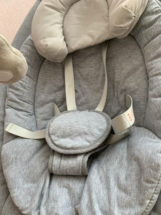 Заколисуюче крісло-гойдалка