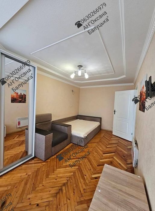 Продам 1-кімнатну квартиру, район 8-9 школи, третій поверх