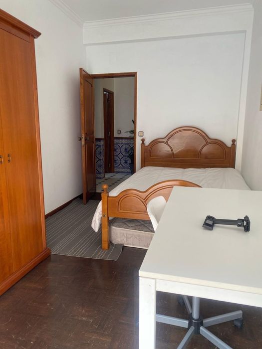 Arrenda-se quarto na Brandoa (Amadora)