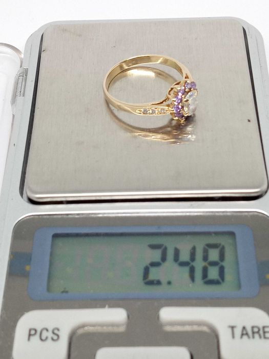 Lombardowski. Złoty pierścionek pr.585 2,48g rozm. 16 DB stan