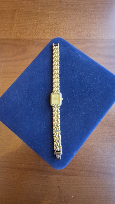 Женские кварцевые часы Candino. Швейцария.