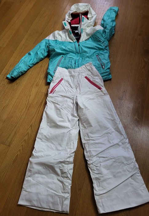 Conjunto calça e casaco para a neve